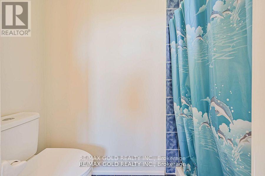 8 Willow Park Drive, Brampton, Ontario  L6R 2M9 - Photo 24 - W12199108