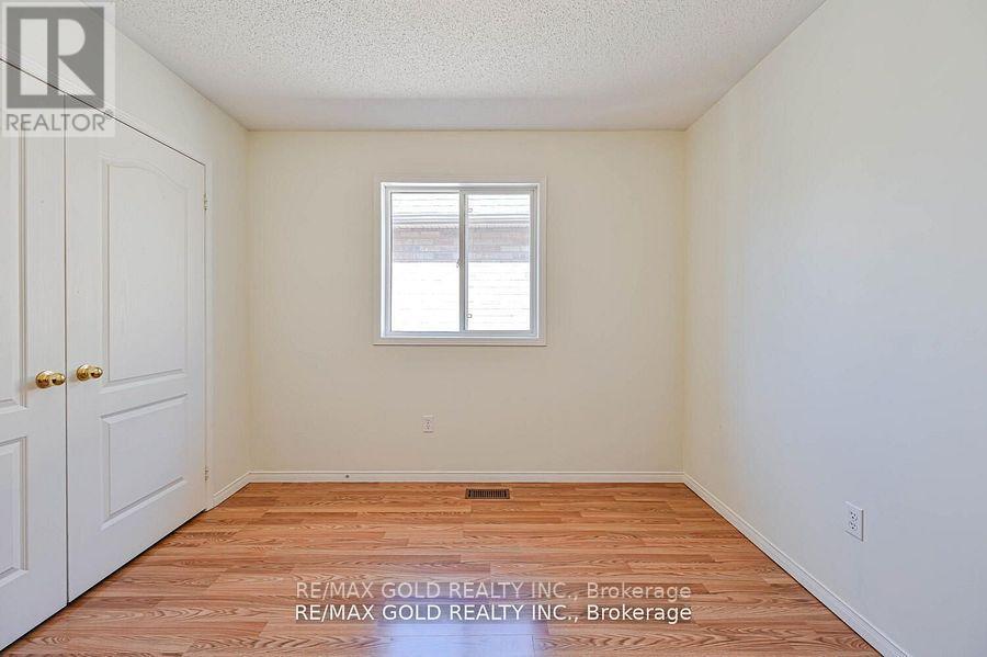 8 Willow Park Drive, Brampton, Ontario  L6R 2M9 - Photo 33 - W12199108