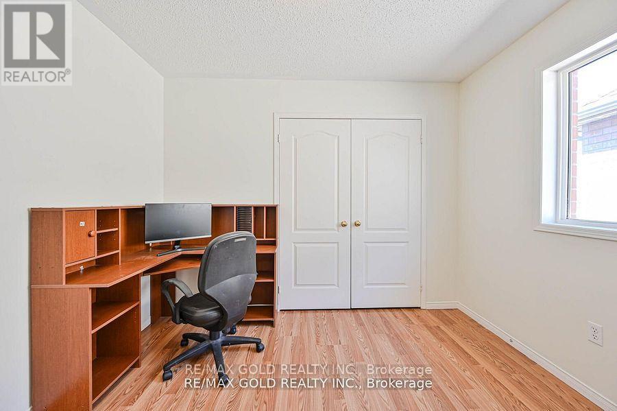 8 Willow Park Drive, Brampton, Ontario  L6R 2M9 - Photo 34 - W12199108