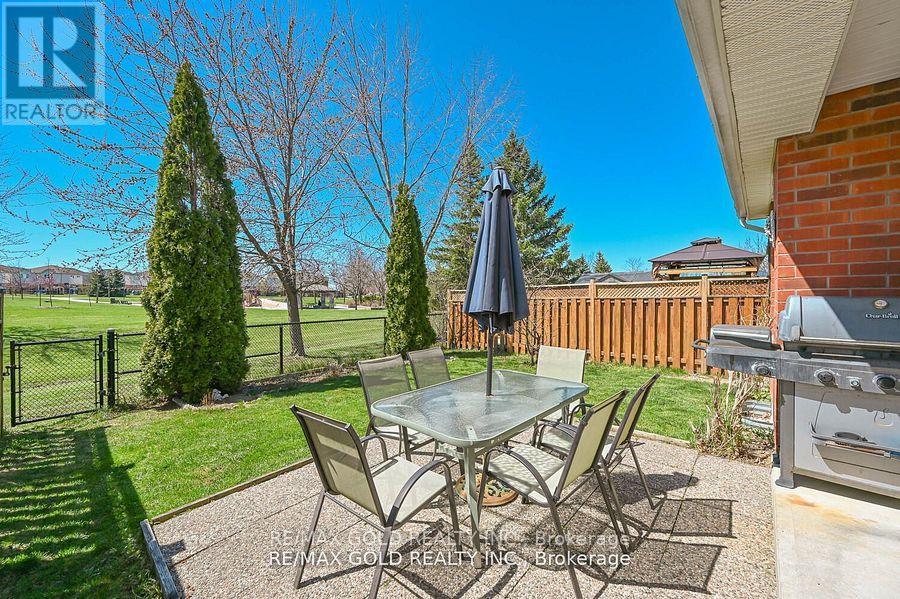 8 Willow Park Drive, Brampton, Ontario  L6R 2M9 - Photo 41 - W12199108