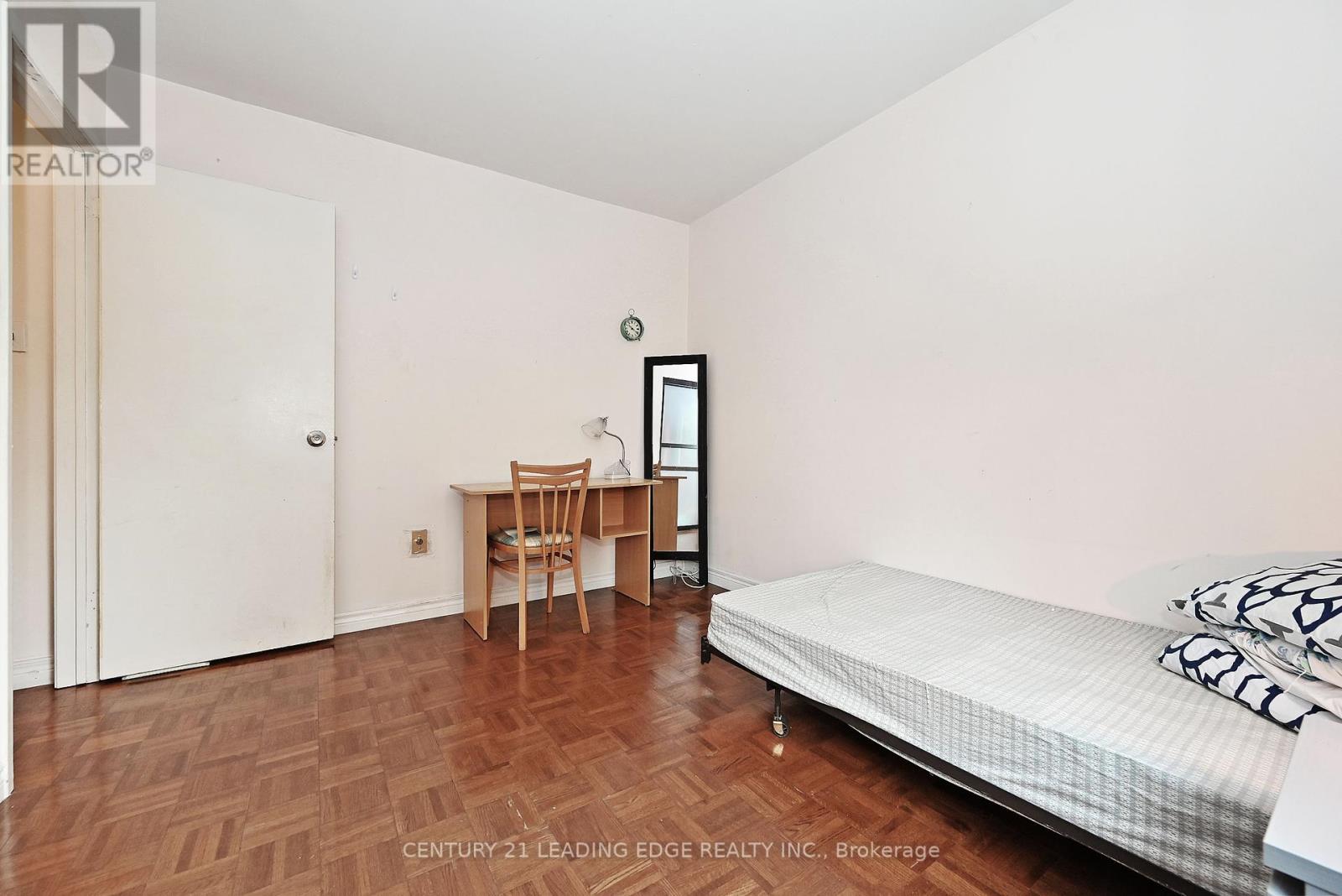 60 - 2016 Martin Grove Road, Toronto, Ontario  M9V 4A3 - Photo 32 - W12199111