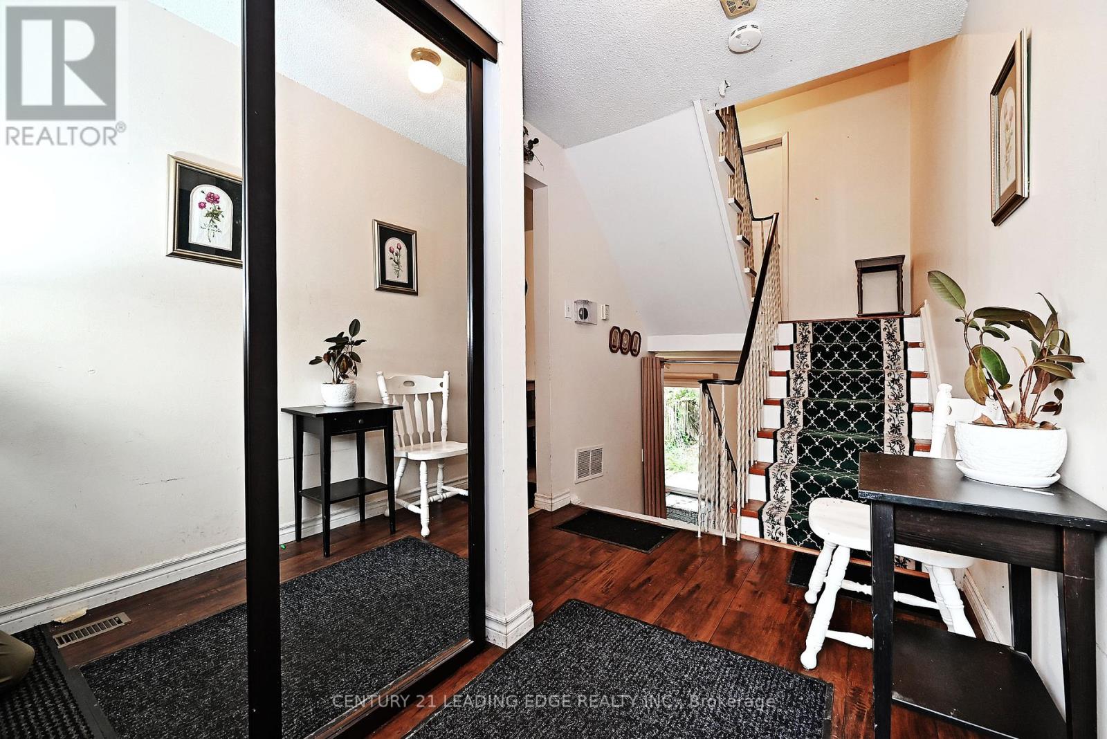 60 - 2016 Martin Grove Road, Toronto, Ontario  M9V 4A3 - Photo 5 - W12199111