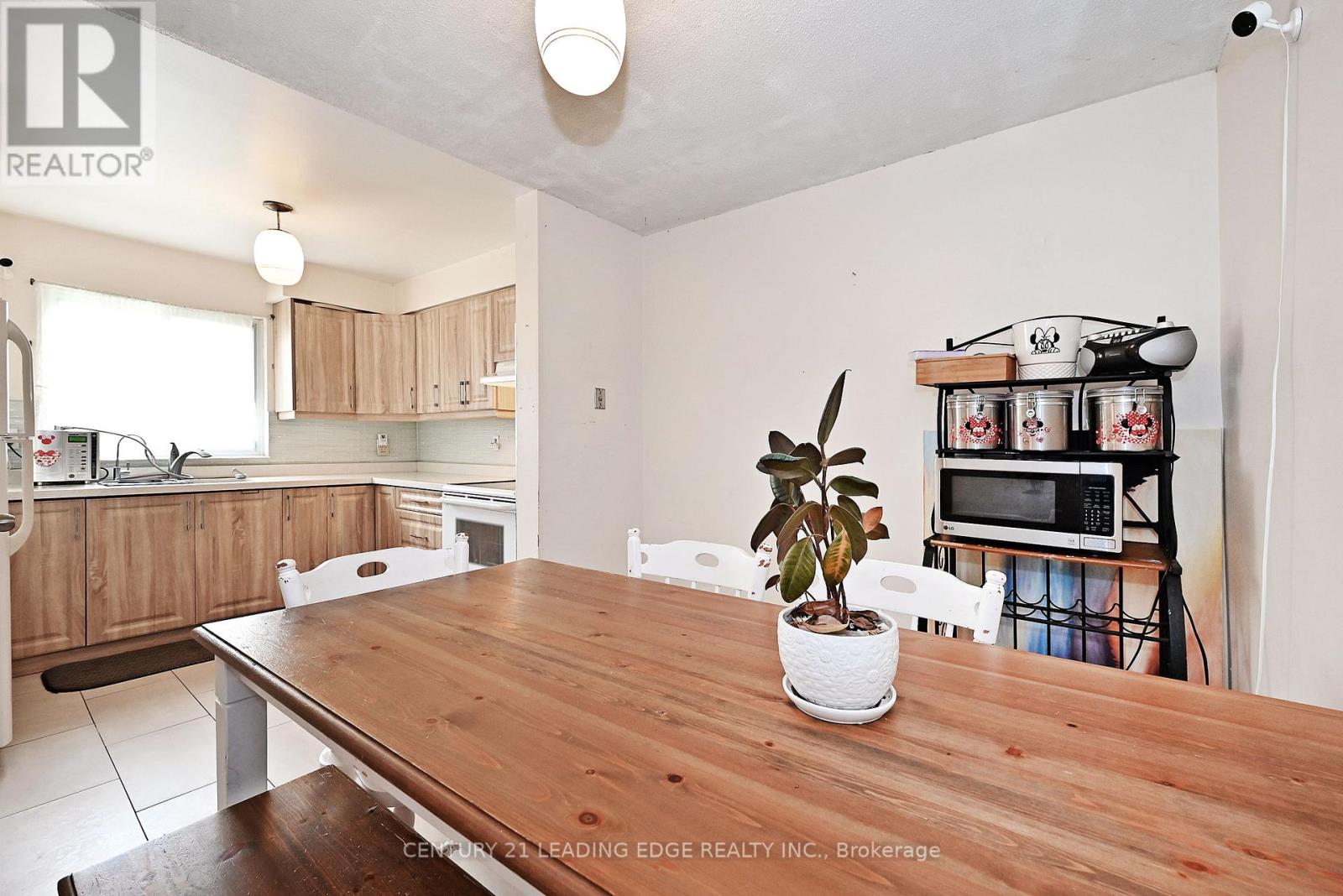 60 - 2016 Martin Grove Road, Toronto, Ontario  M9V 4A3 - Photo 8 - W12199111