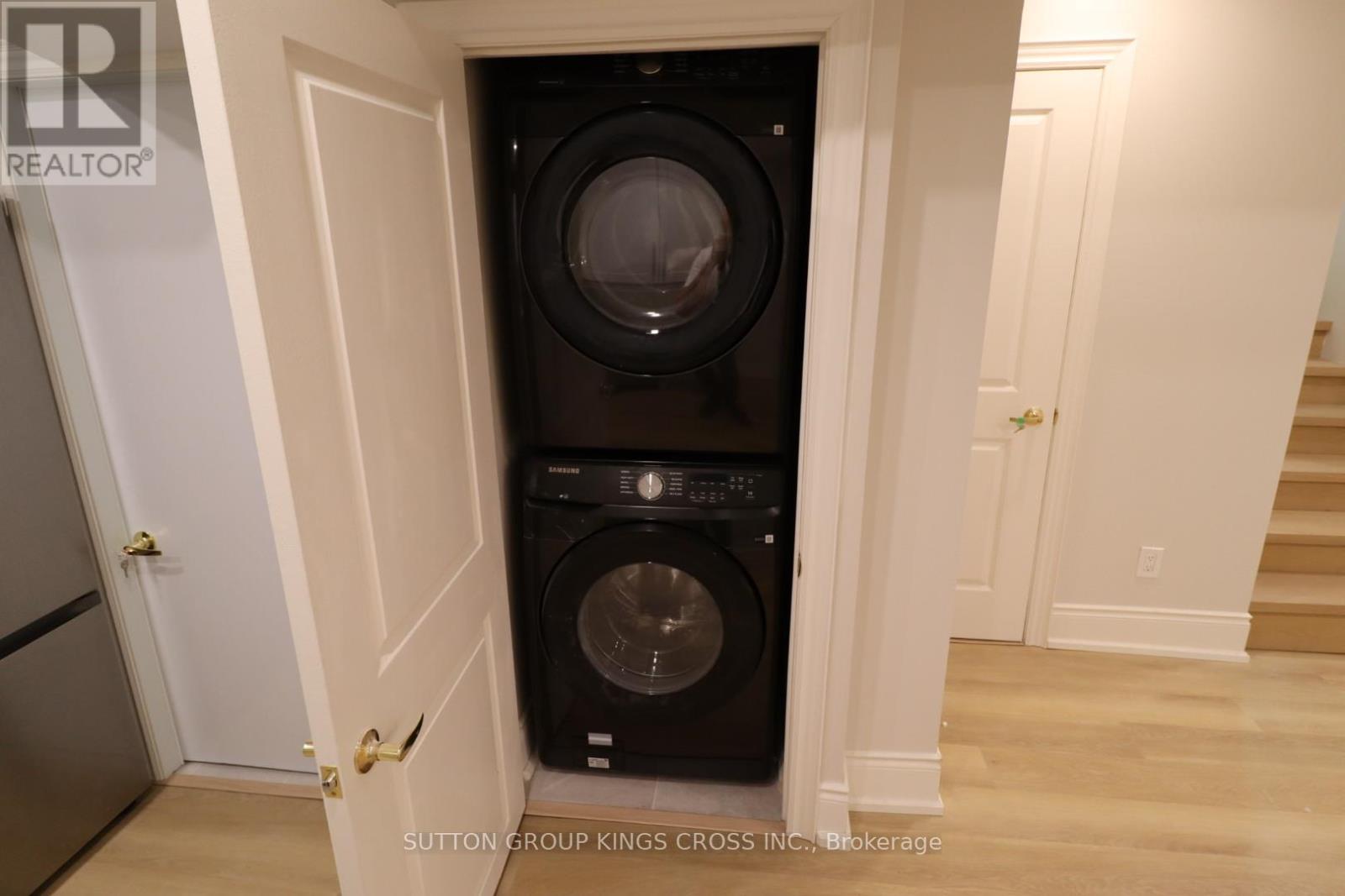 22 Alexander St Street, Toronto (Mimico), Ontario  M8V 2K8 - Photo 11 - W12199130
