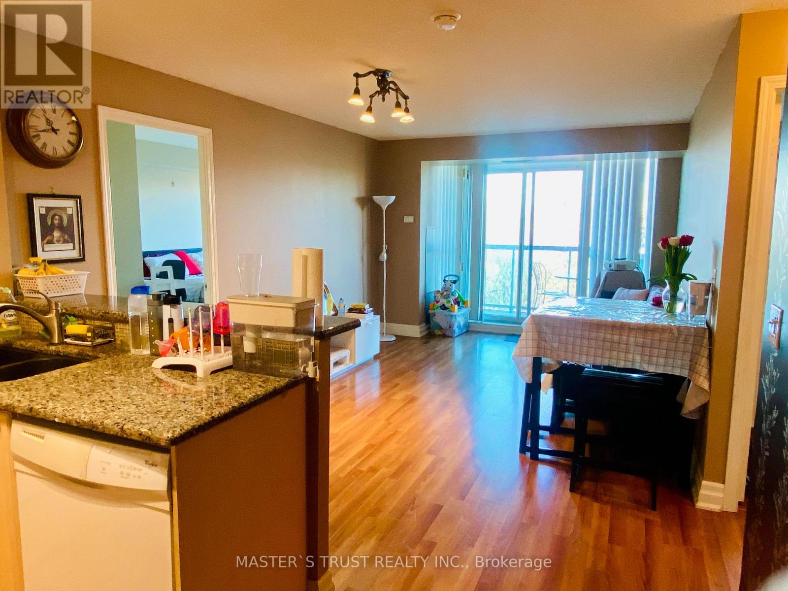 901 - 2585 Erin Centre Boulevard, Mississauga, Ontario  L5M 5Z2 - Photo 3 - W12199146