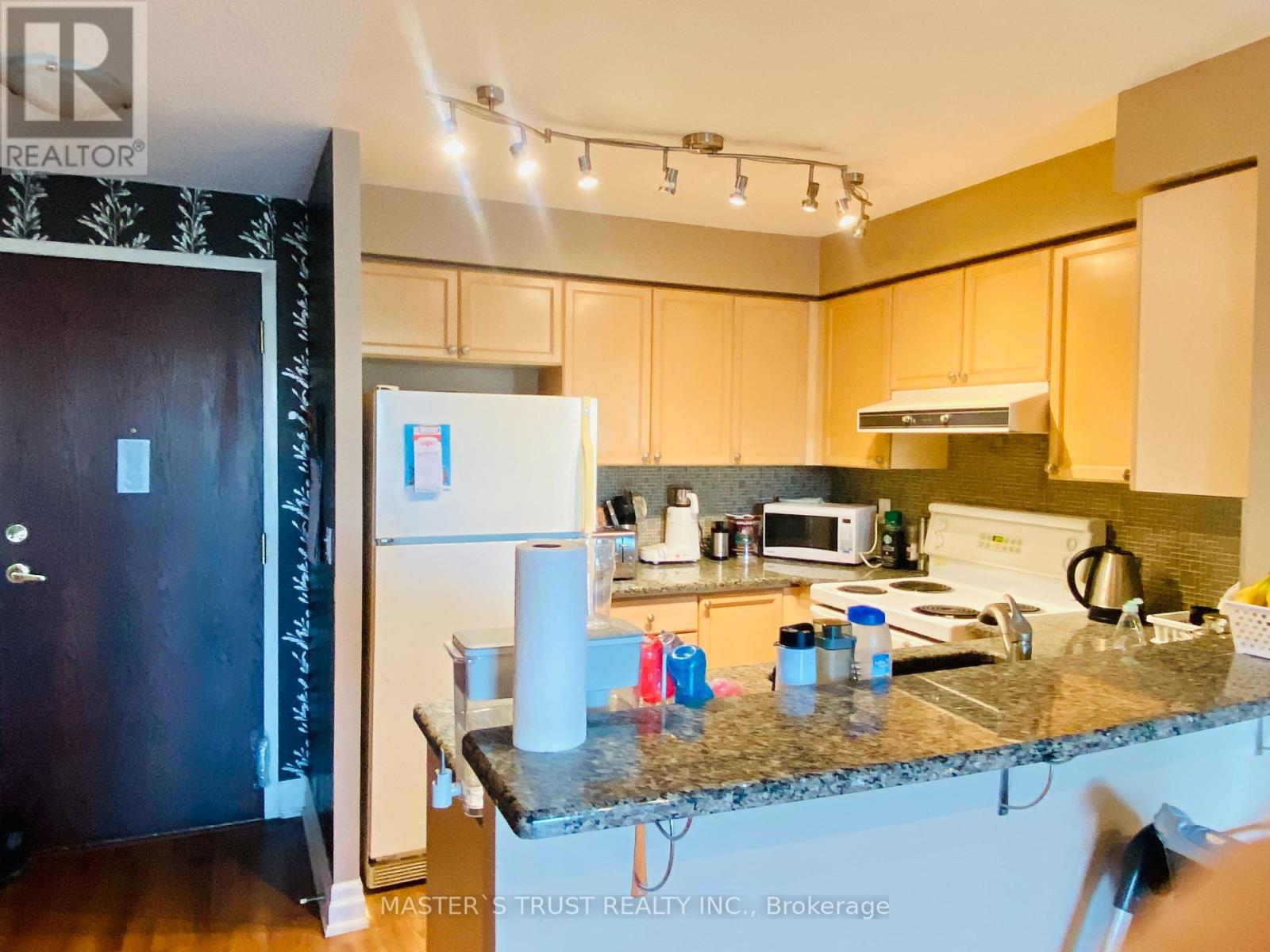 901 - 2585 Erin Centre Boulevard, Mississauga, Ontario  L5M 5Z2 - Photo 4 - W12199146
