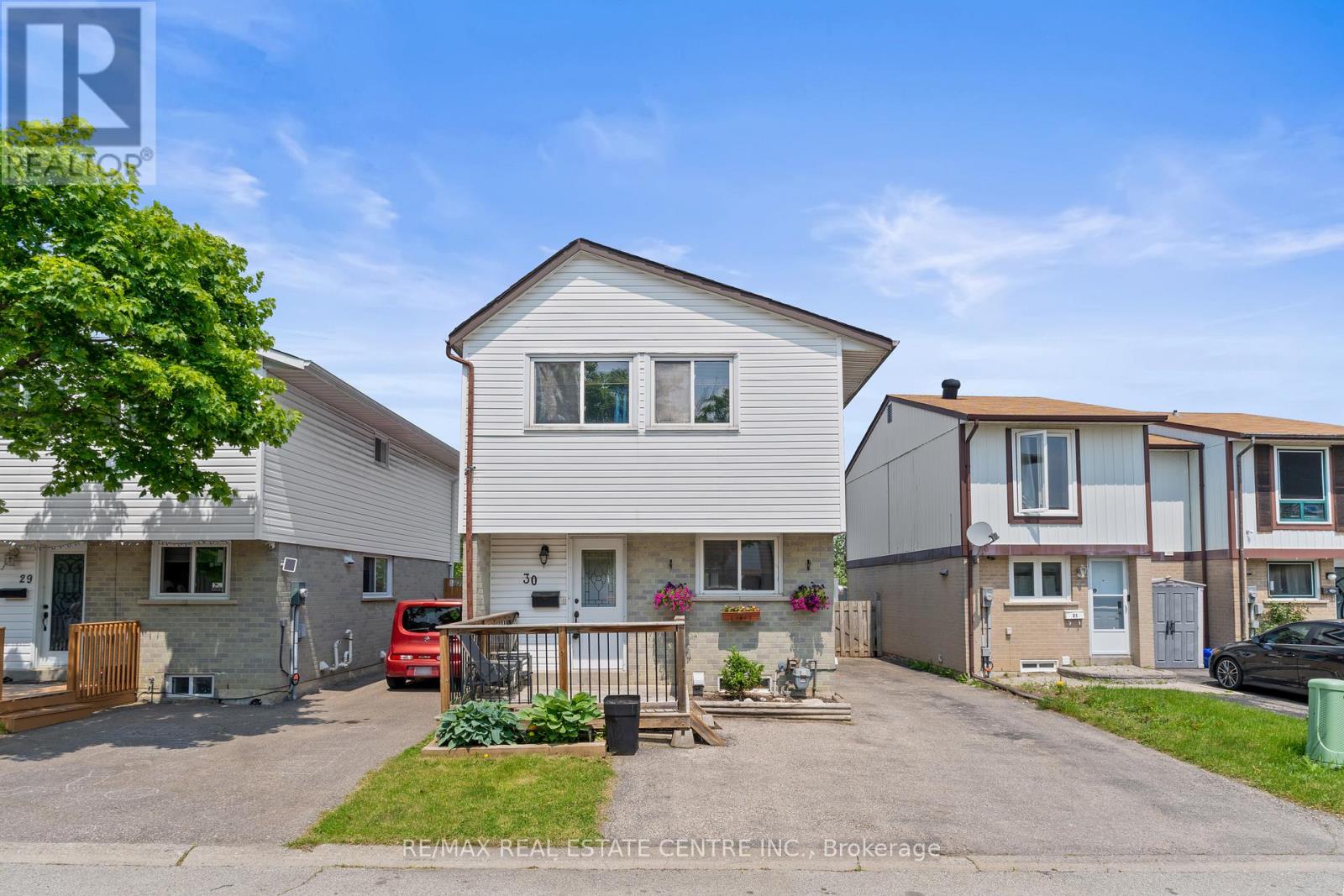 30 GOLD PINE COURT, Brampton, Ontario