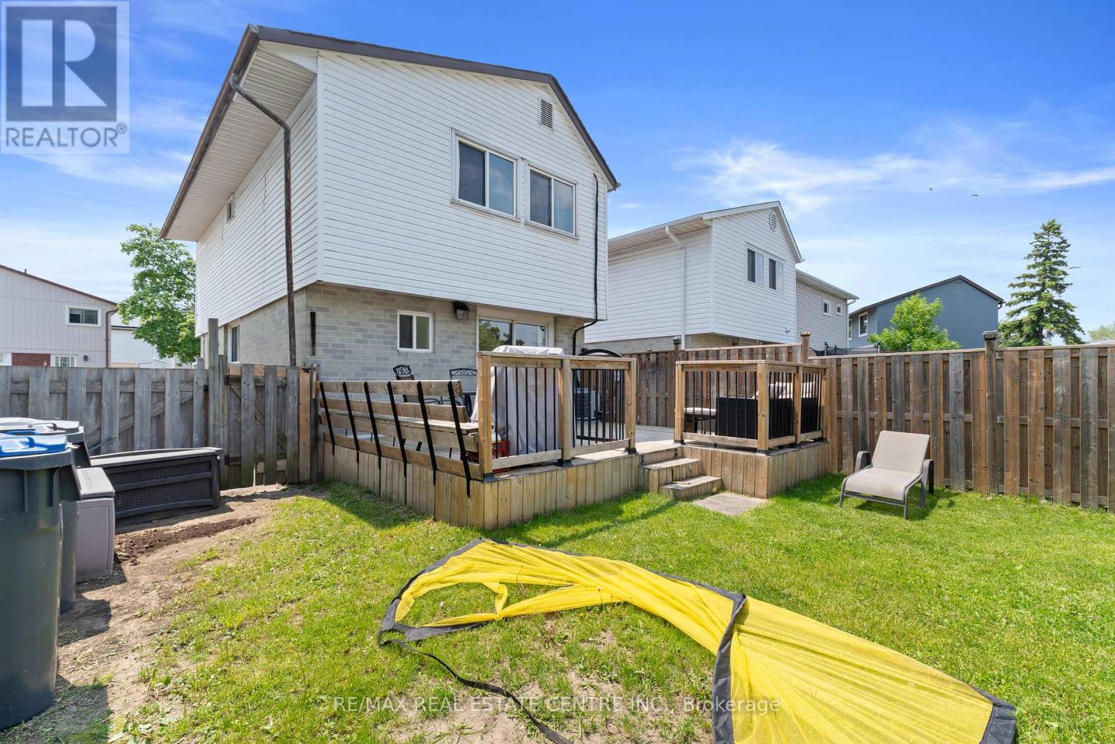 30 Gold Pine Court, Brampton, Ontario  L6S 2K6 - Photo 4 - W12199151