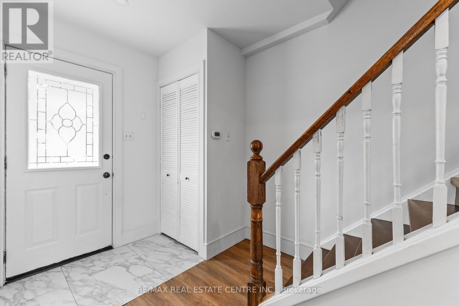 30 Gold Pine Court, Brampton, Ontario  L6S 2K6 - Photo 6 - W12199151