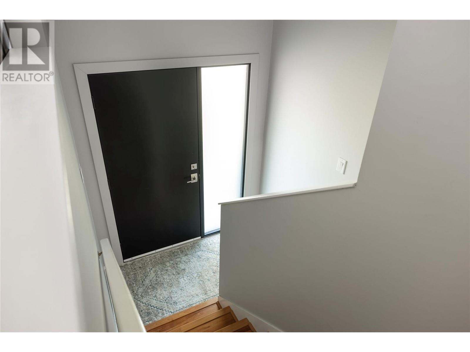 3429 Larch Drive, Spallumcheen, British Columbia  V4Y 0S8 - Photo 4 - 10350385