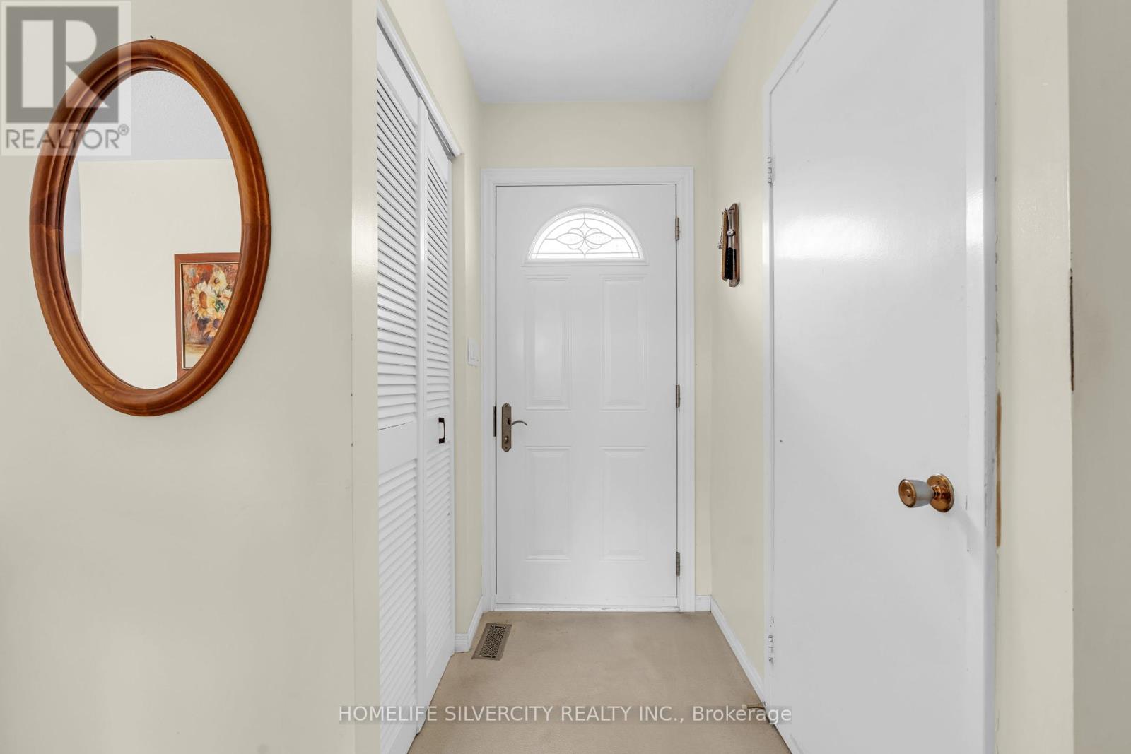 140 Folkstone Crescent, Brampton, Ontario  L6T 3M5 - Photo 5 - W12078025