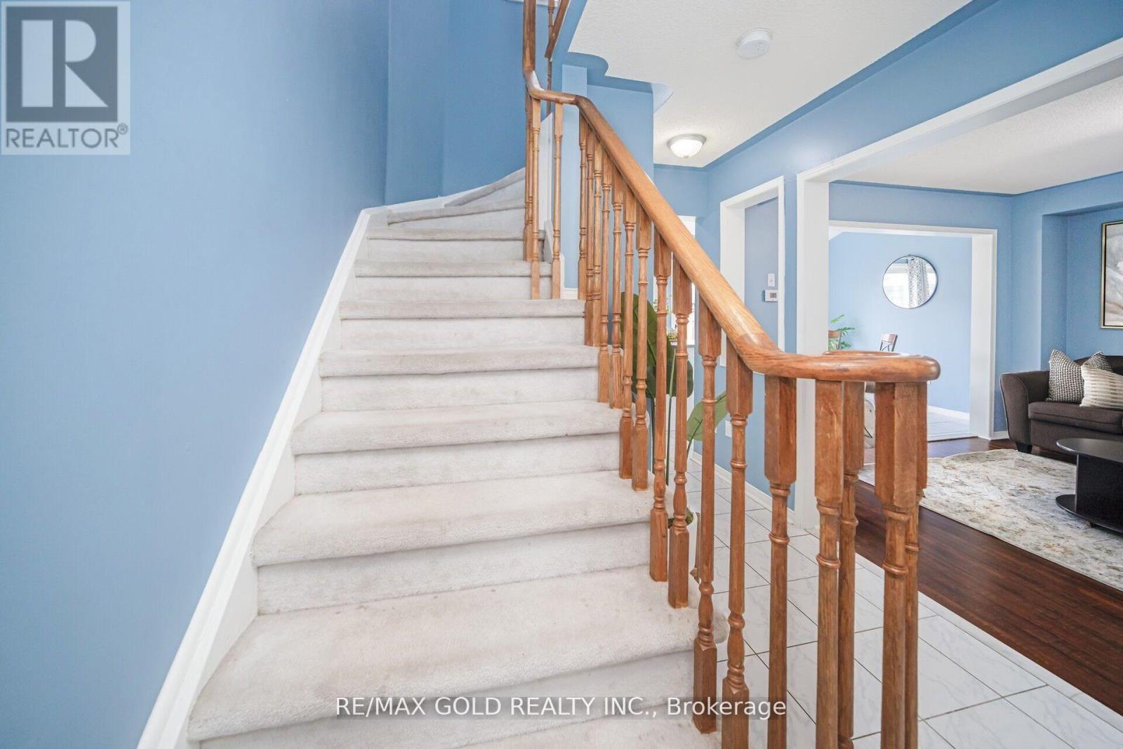 108 Black Forest Drive N, Brampton, Ontario  L6R 2E6 - Photo 9 - W12137617