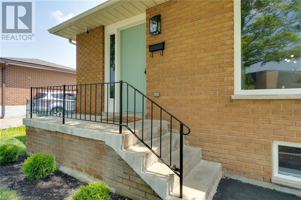 3092 Palmer Drive, Burlington, Ontario  L7M 1S9 - Photo 3 - 40737921
