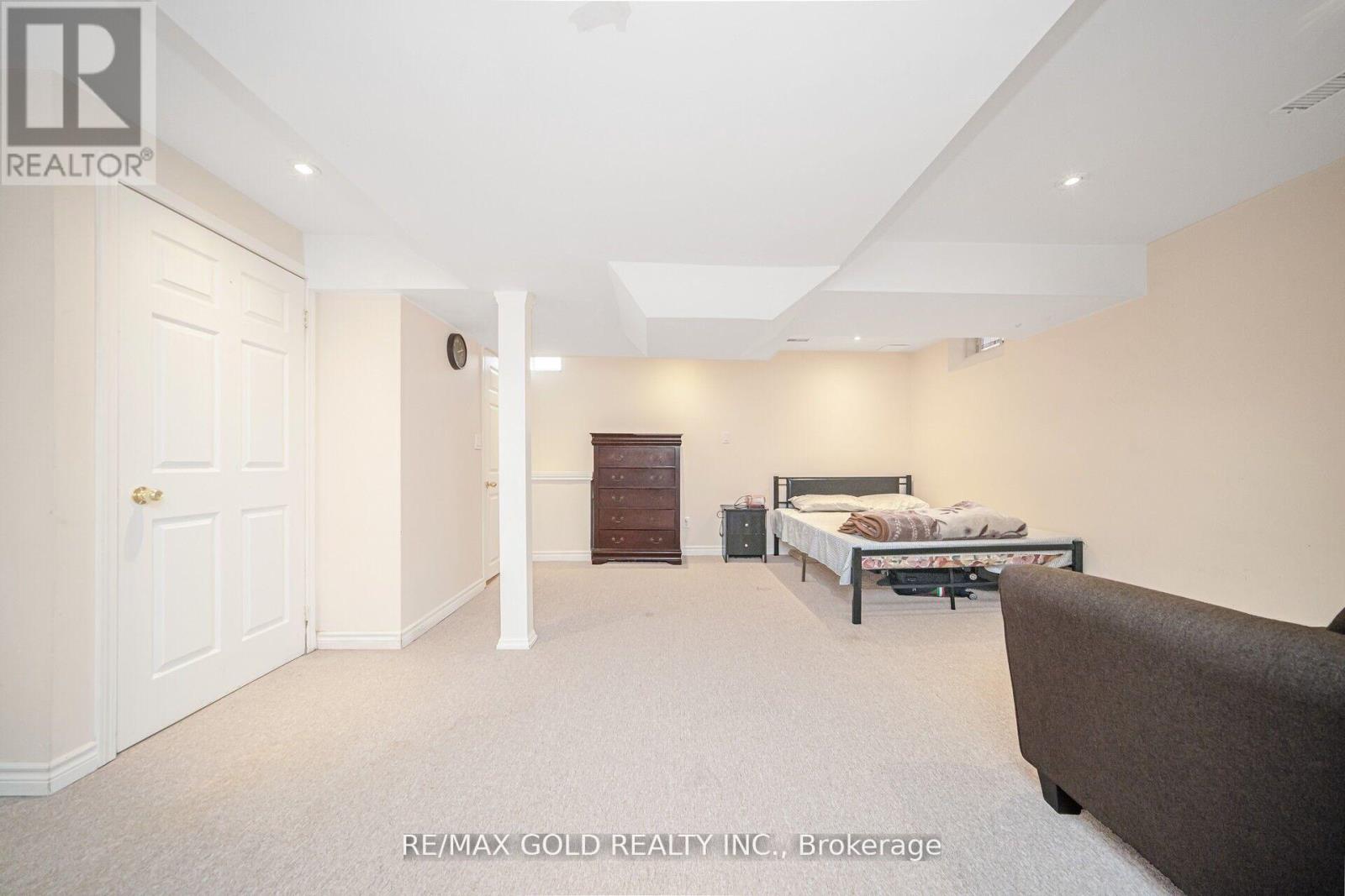 108 Black Forest Drive N, Brampton, Ontario  L6R 2E6 - Photo 34 - W12137617