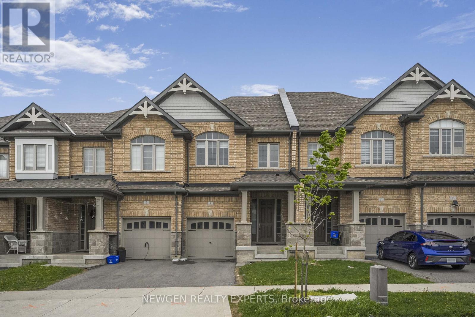 9 STONEHILL AVENUE, Kitchener, Ontario