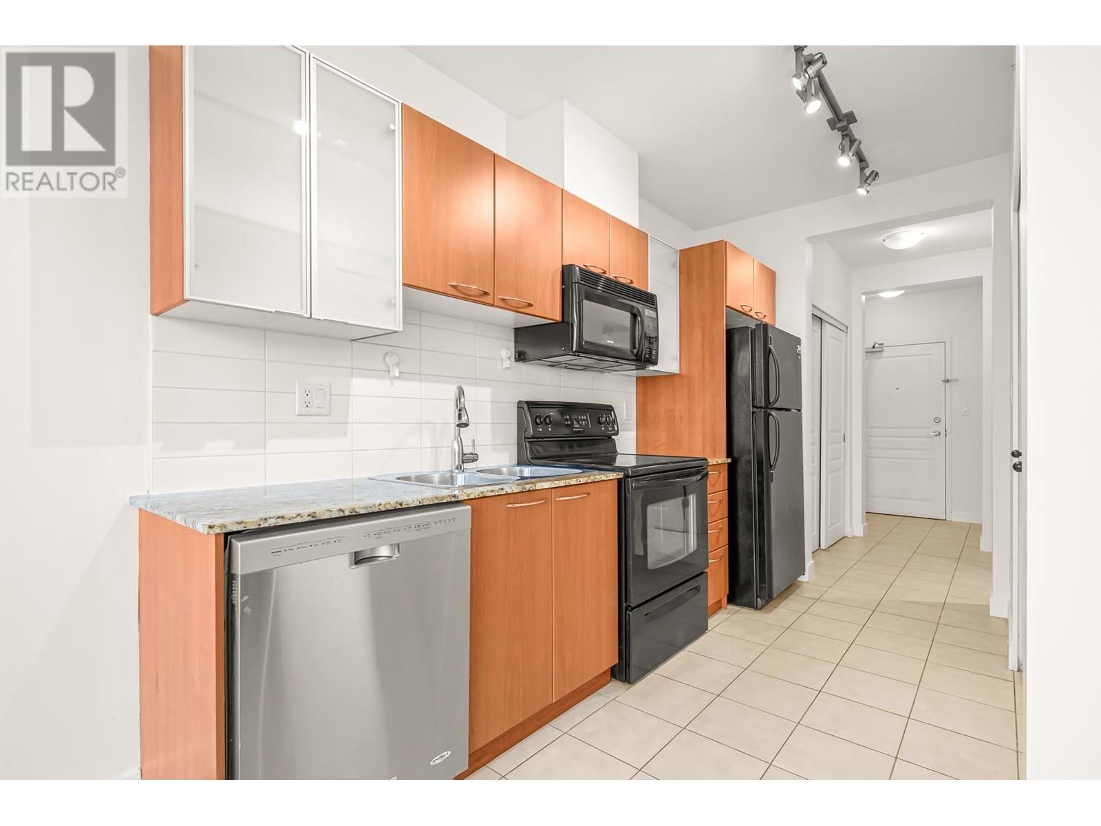 Property at 351 1432 KINGSWAY image 2
