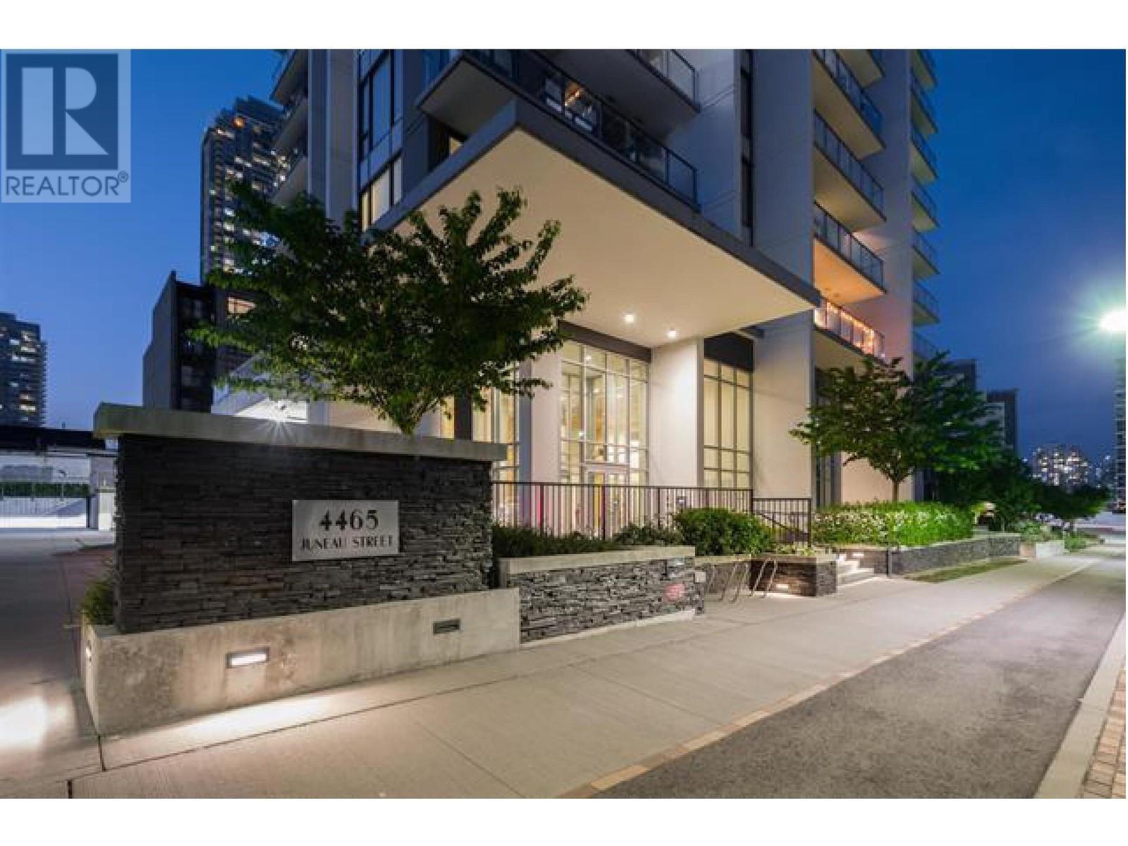 504 4465 Juneau Street, Burnaby, British Columbia  V5C 0L8 - Photo 2 - R3011830