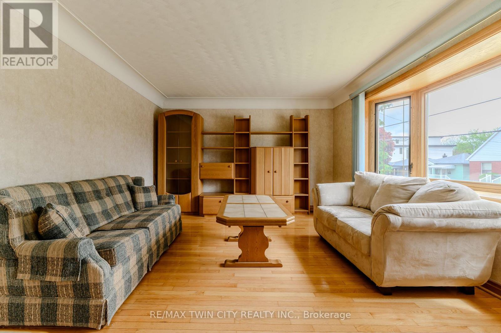 36 Shadyside Avenue, Hamilton, Ontario  L8V 3E3 - Photo 11 - X12198734