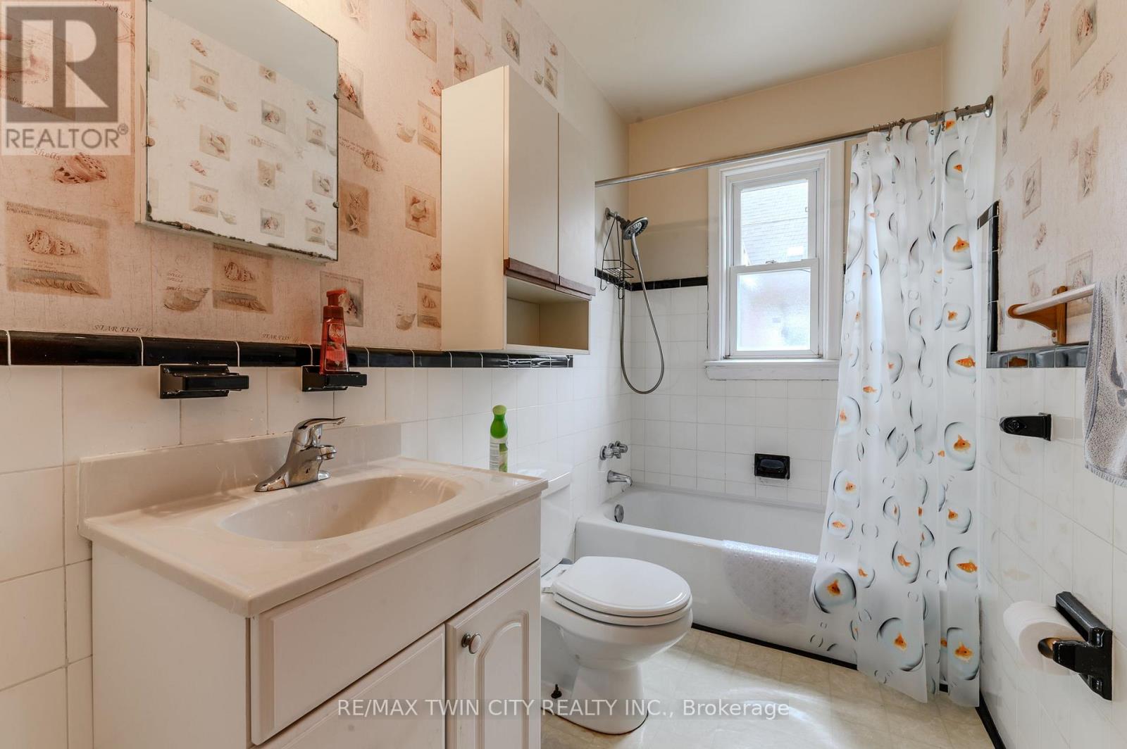 36 Shadyside Avenue, Hamilton, Ontario  L8V 3E3 - Photo 15 - X12198734