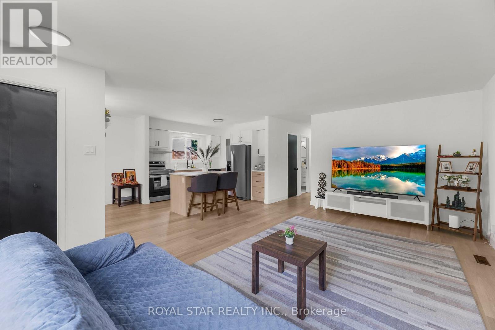 Photo 6 of 21 for 188 Kipling Avenue
