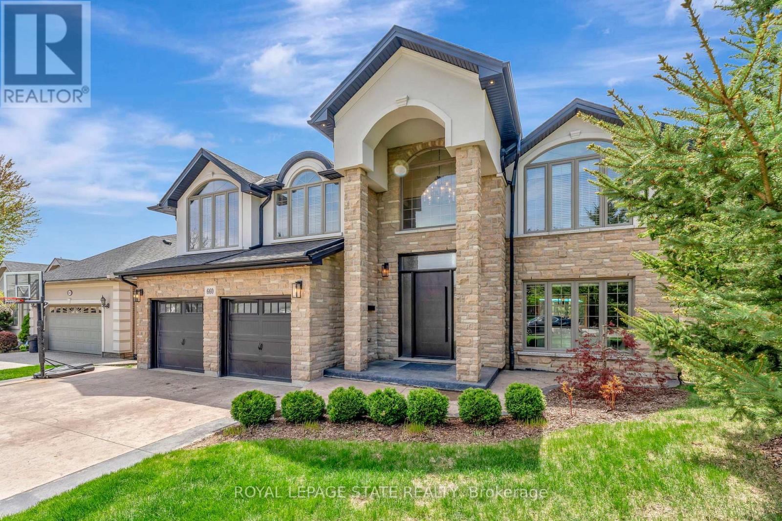 660 HIGHVALLEY ROAD, Hamilton, Ontario