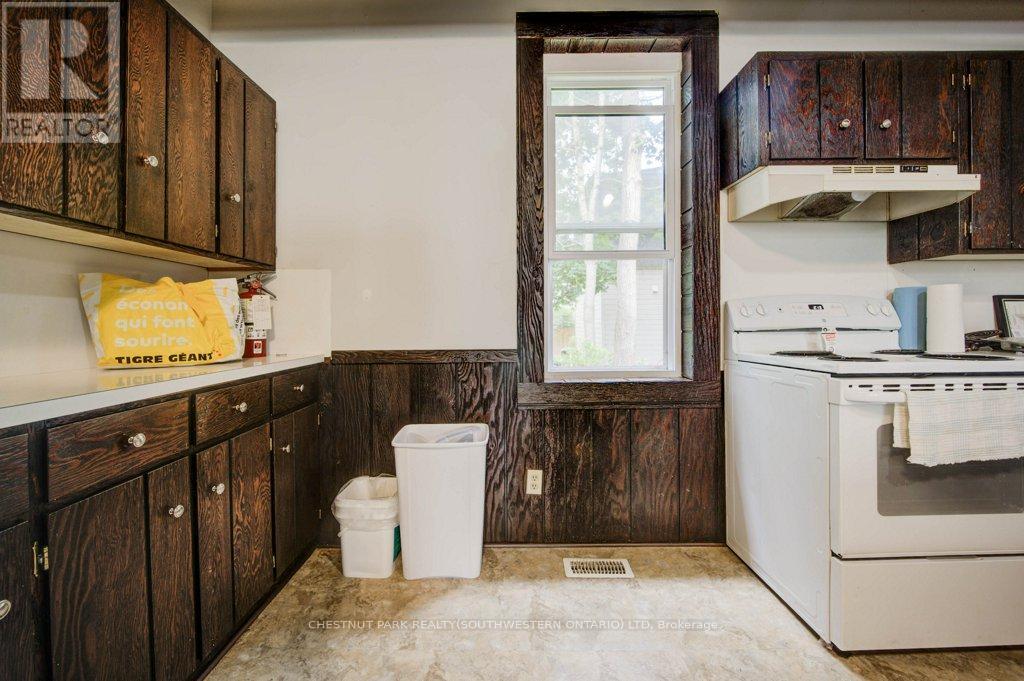 70 William Street W, Waterloo, Ontario  N2L 1J7 - Photo 17 - X12198964