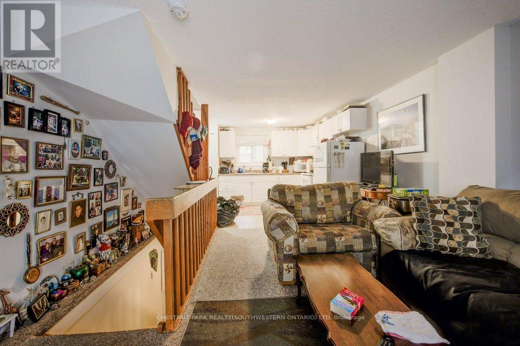 70 William Street W, Waterloo, Ontario  N2L 1J7 - Photo 23 - X12198964