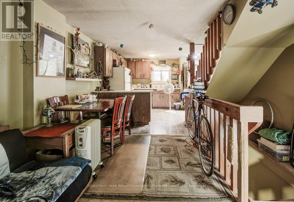 70 William Street W, Waterloo, Ontario  N2L 1J7 - Photo 32 - X12198964