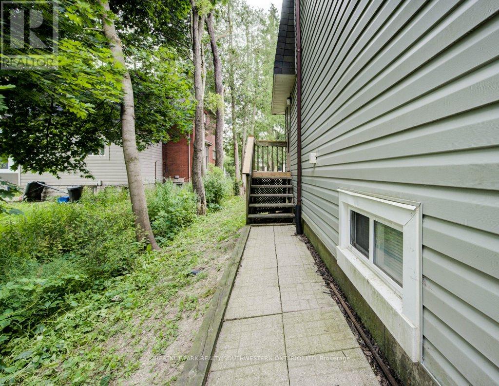 70 William Street W, Waterloo, Ontario  N2L 1J7 - Photo 48 - X12198964