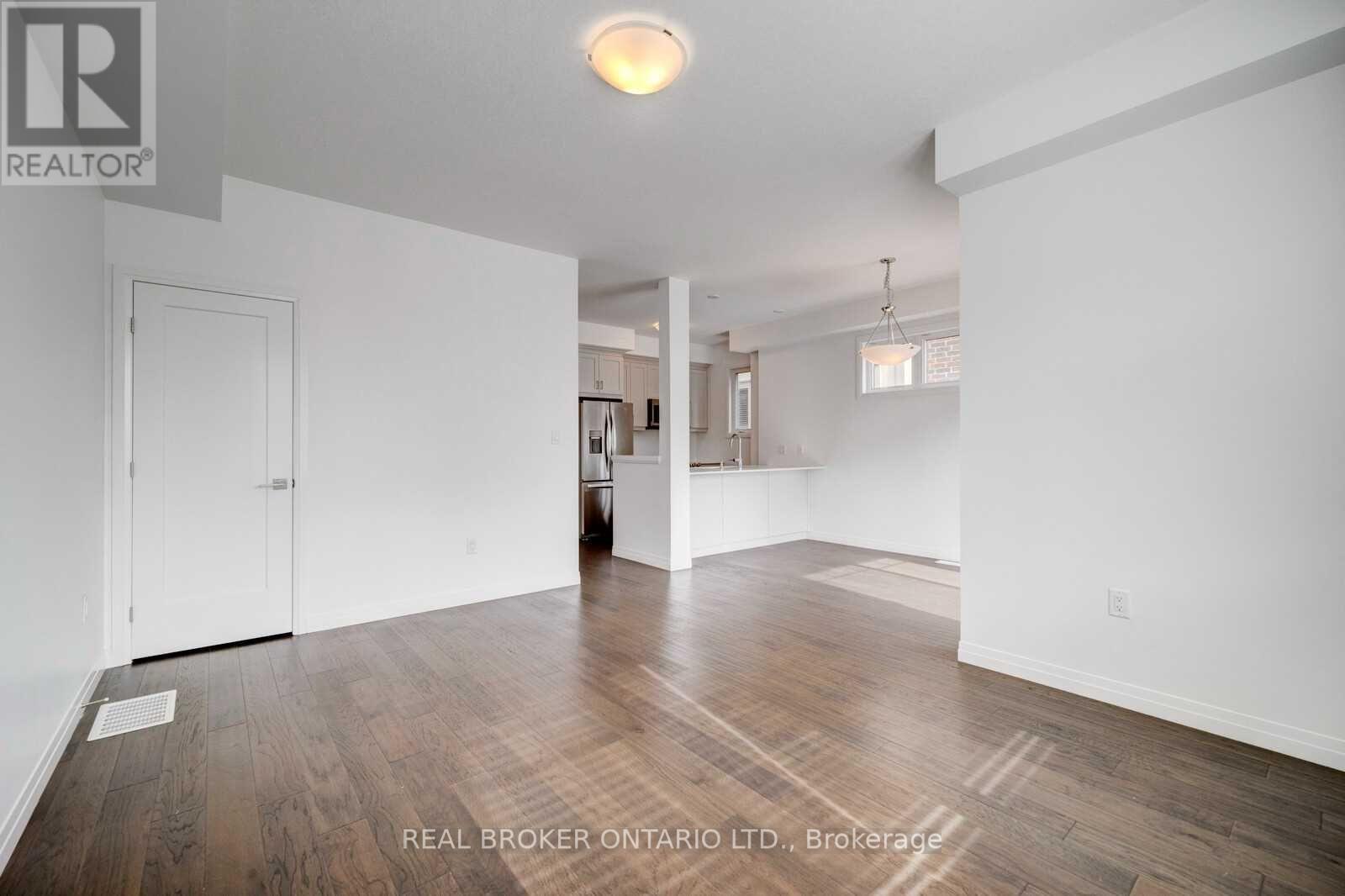 10 Workman Lane, Hamilton, Ontario  L9G 3K9 - Photo 7 - X12199012