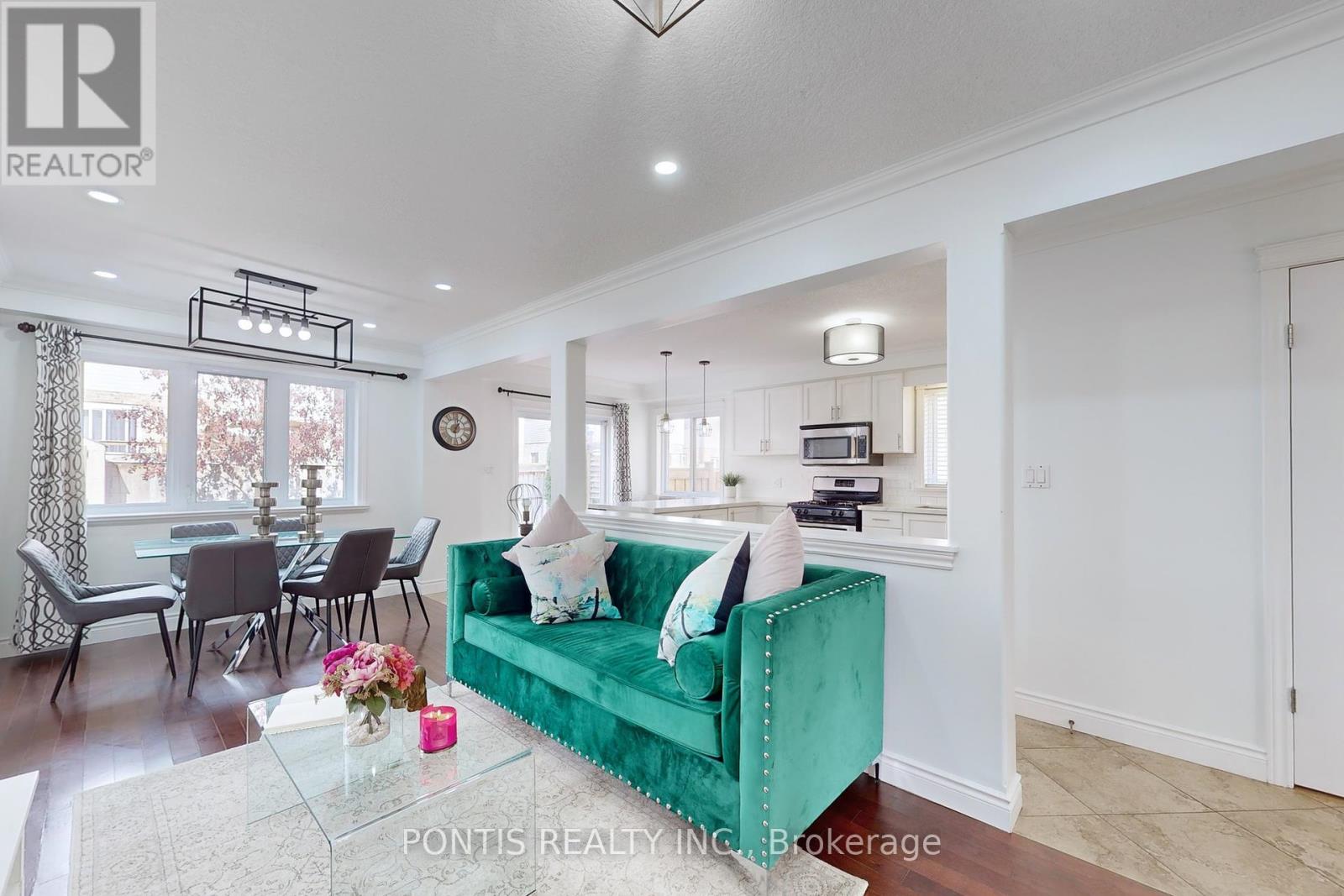83 Hinrichs Crescent, Cambridge, Ontario  N1T 0A9 - Photo 6 - X12199036