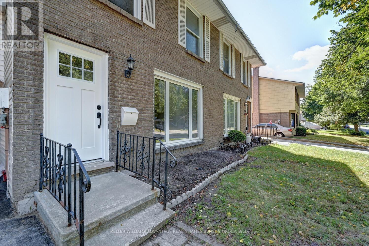 198 The Greenway, Cambridge, Ontario  N1R 6L9 - Photo 4 - X12199069