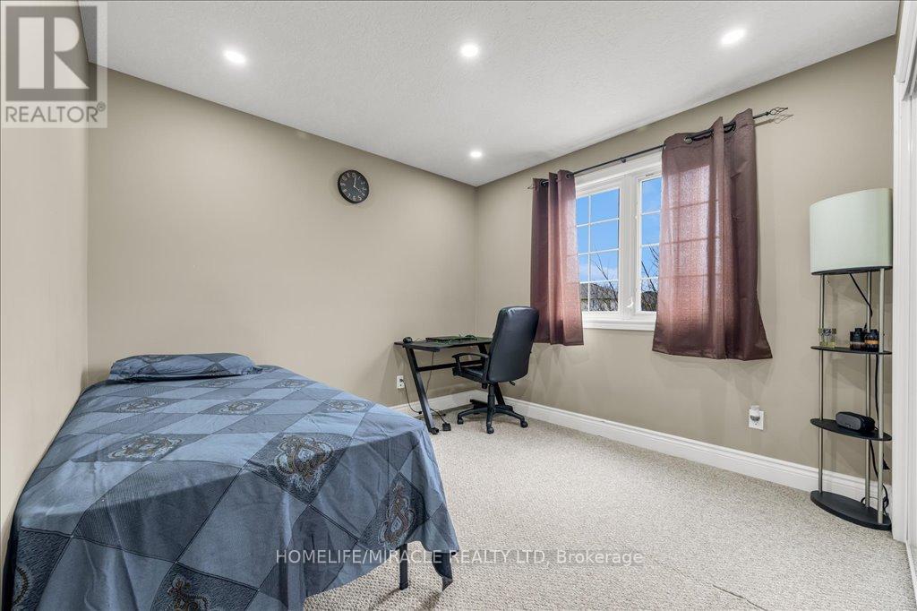 14 Snow Goose Crescent, Woolwich, Ontario  N3B 3M4 - Photo 12 - X12199163