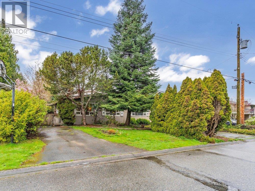 477 55 Street, Delta, British Columbia  V4M 3J6 - Photo 1 - R3011304