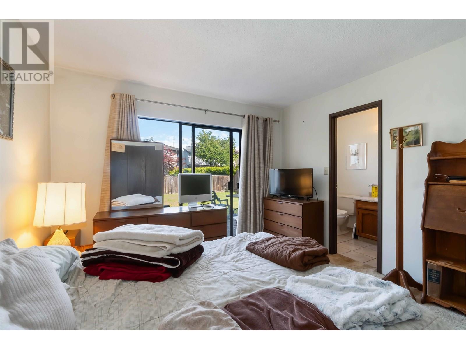 10740 Bonavista Place, Richmond, British Columbia  V7E 5B8 - Photo 15 - R3011794