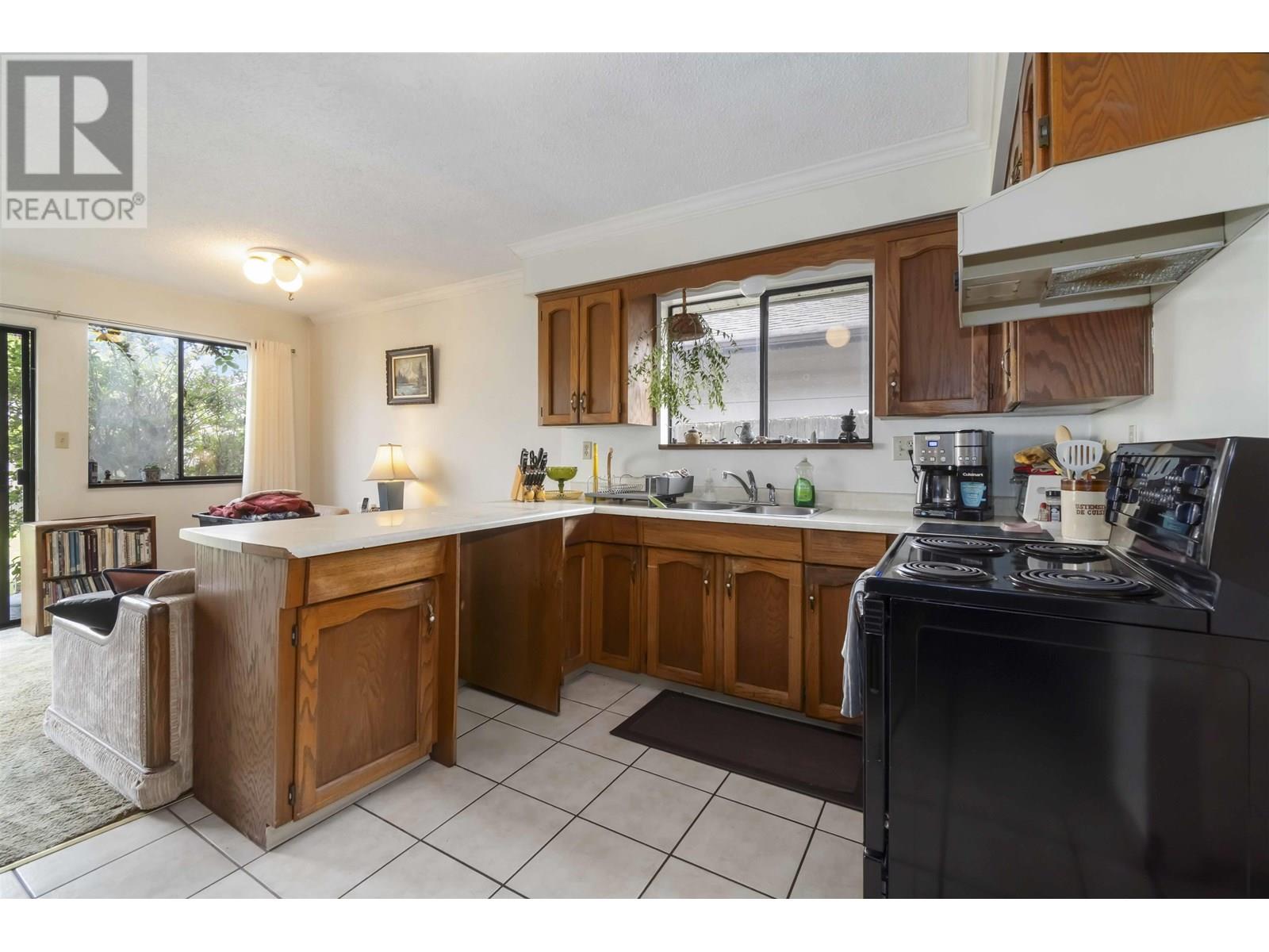 10740 Bonavista Place, Richmond, British Columbia  V7E 5B8 - Photo 5 - R3011794