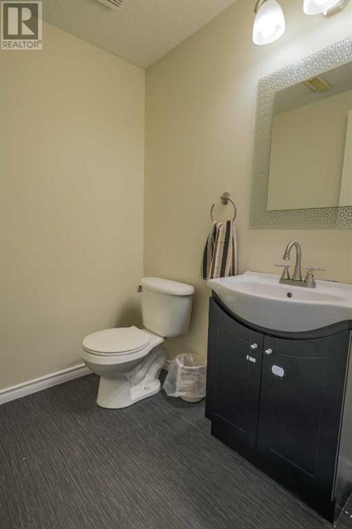 724 Somerset Drive Sw, Calgary, Alberta  T2Y 3C3 - Photo 15 - A2220391