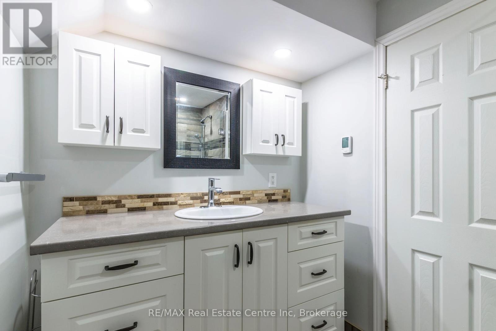 79 Woodland Glen Drive, Guelph, Ontario  N1G 3S3 - Photo 11 - X12199252
