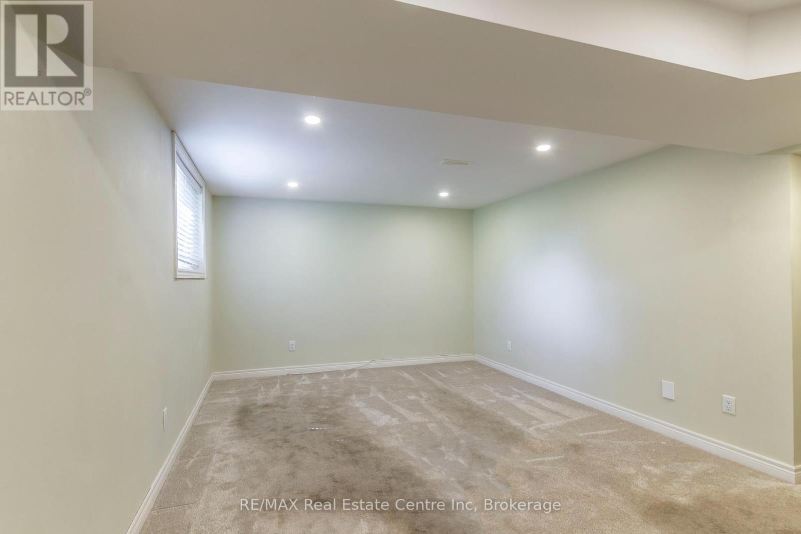 79 Woodland Glen Drive, Guelph, Ontario  N1G 3S3 - Photo 8 - X12199252