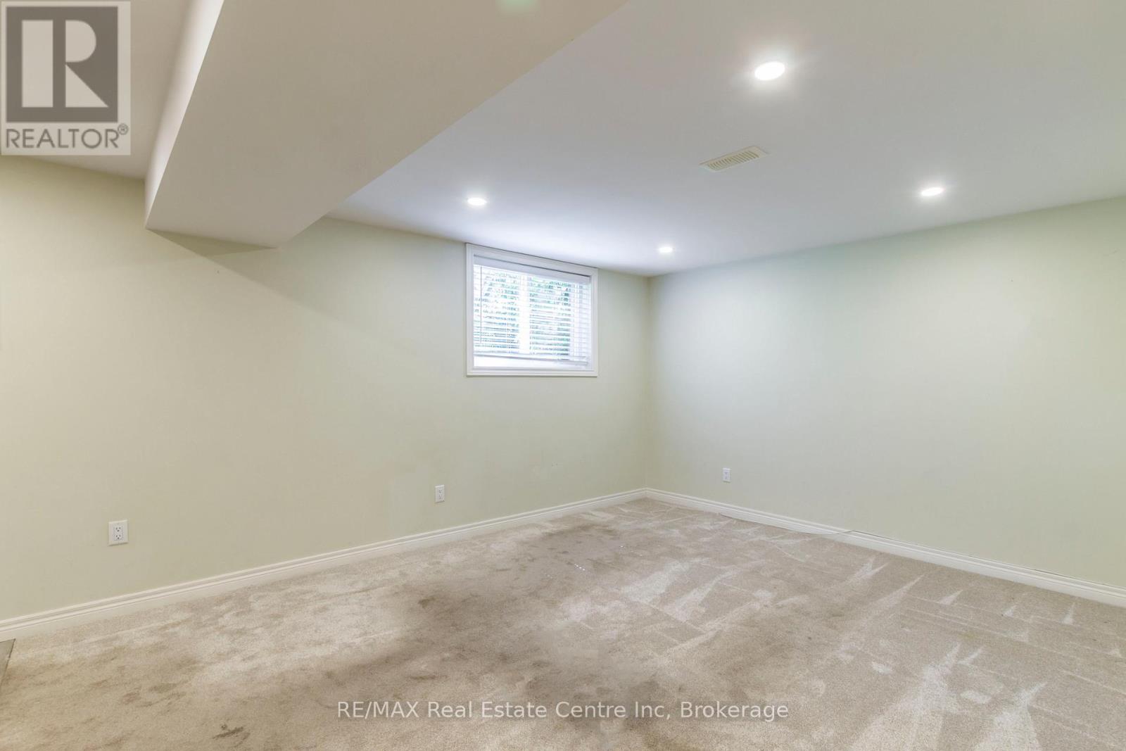 79 Woodland Glen Drive, Guelph, Ontario  N1G 3S3 - Photo 9 - X12199252