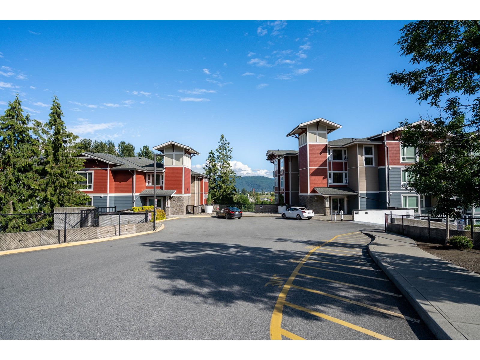 406 2238 Whatcom Road, Abbotsford, British Columbia  V3G 0E6 - Photo 4 - R3011575