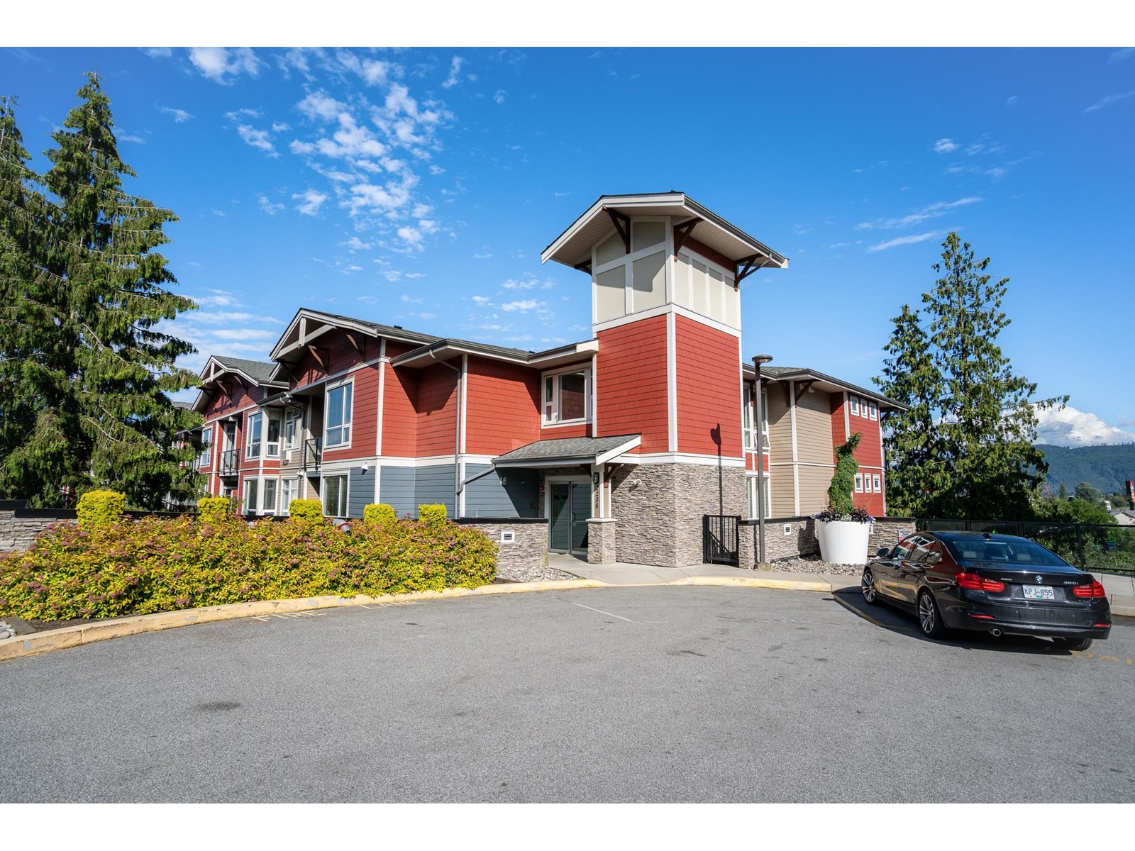406 2238 Whatcom Road, Abbotsford, British Columbia  V3G 0E6 - Photo 2 - R3011575