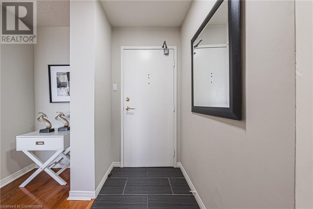 2055 Upper Middle Road Unit# 1706, Burlington, Ontario  L7P 3P4 - Photo 3 - 40737841