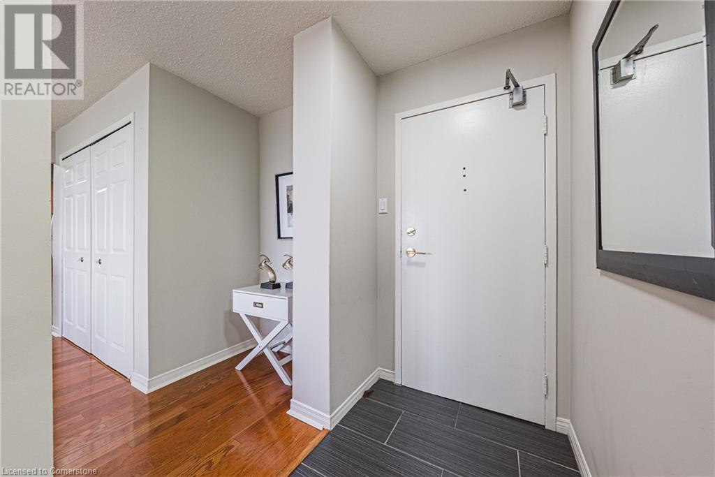 2055 Upper Middle Road Unit# 1706, Burlington, Ontario  L7P 3P4 - Photo 2 - 40737841