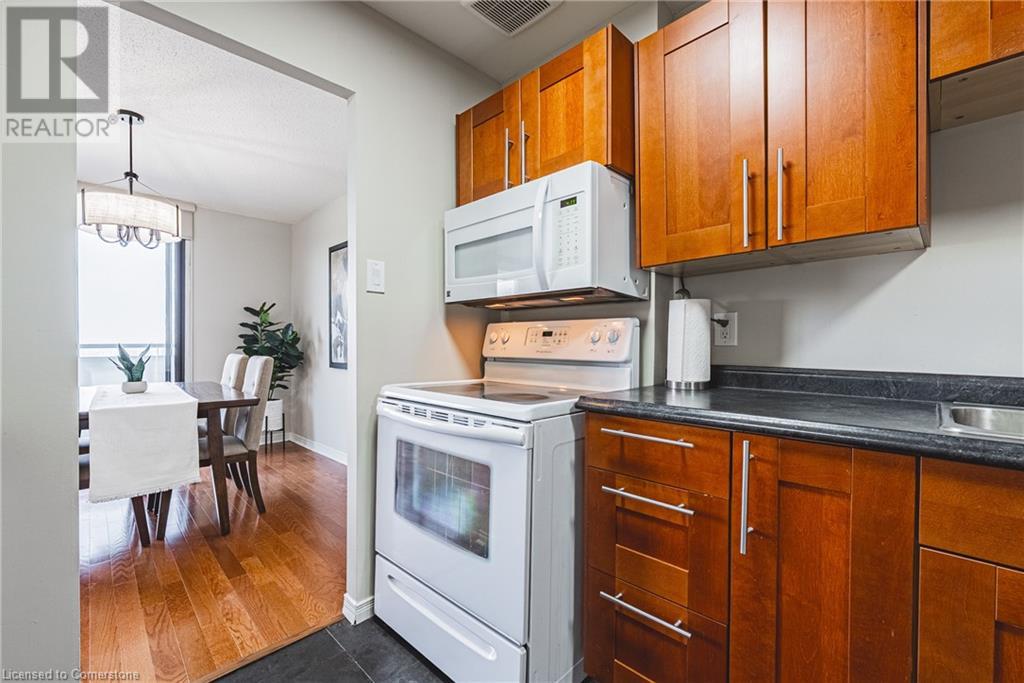 2055 Upper Middle Road Unit# 1706, Burlington, Ontario  L7P 3P4 - Photo 16 - 40737841