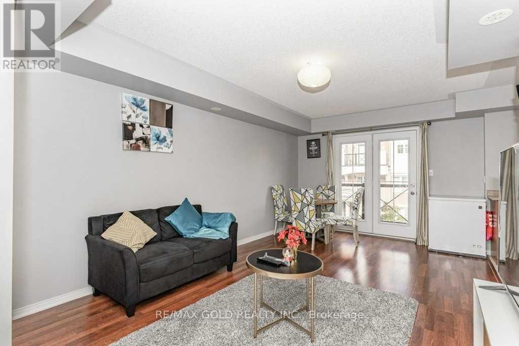 Property at 20 - 2468 POST ROAD image 2
