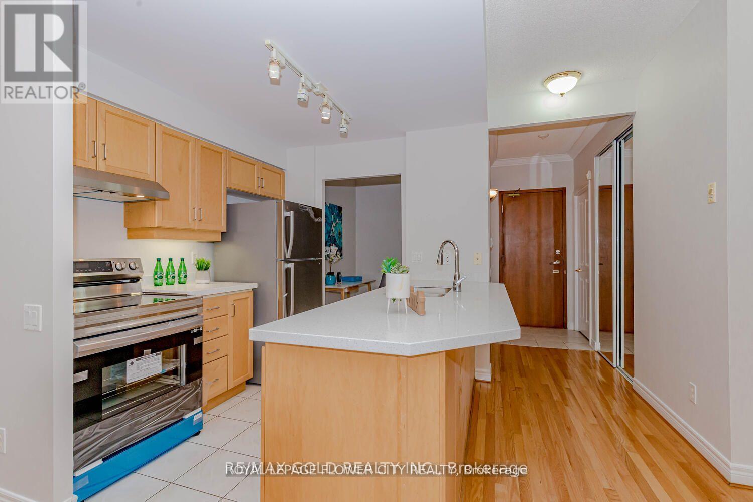 709 - 50 Old Mill Road, Oakville, Ontario  L6J 7W1 - Photo 9 - W12079225