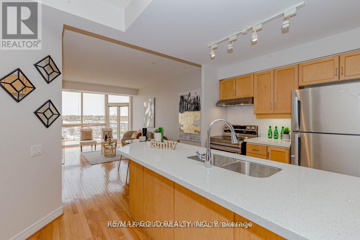709 - 50 Old Mill Road, Oakville, Ontario  L6J 7W1 - Photo 6 - W12079225