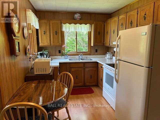 1608 Eagle Lake Road, Dysart Et Al, Ontario  K0M 1S0 - Photo 7 - X12198986