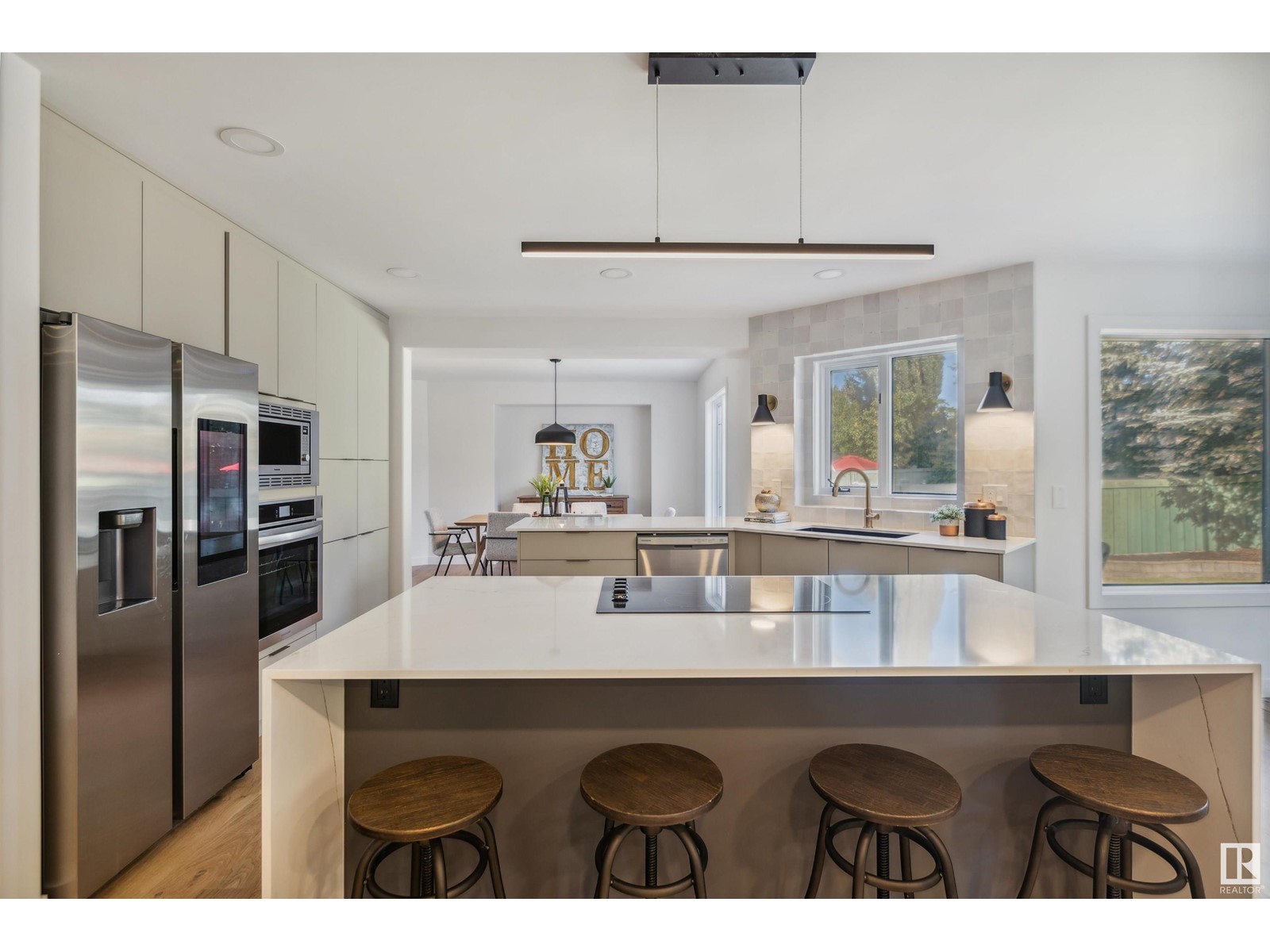 Property at 625 WOTHERSPOON CL NW image 3